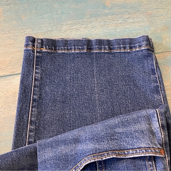 Lane Bryant Jeans Cropped Mid Rise Wide Legged stretch Flex Magic - Picture 7 of 7